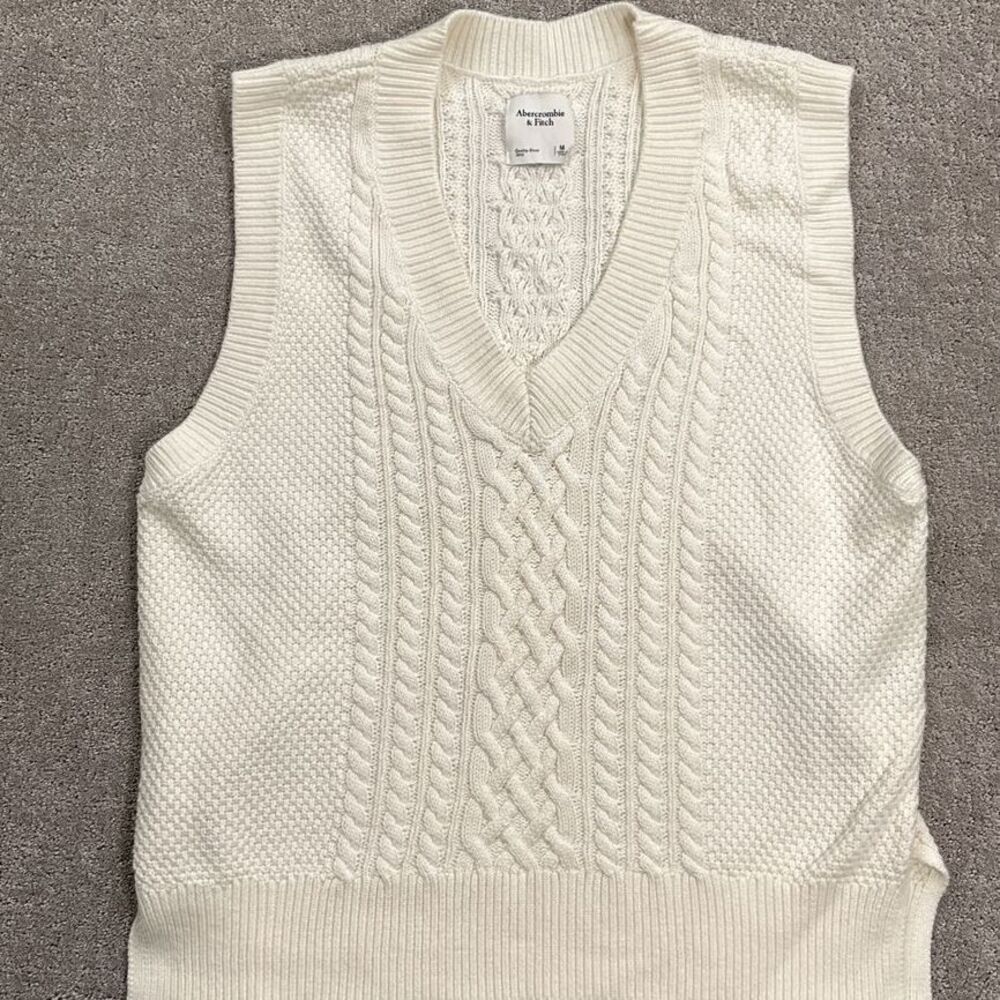 Abercrombie & Fitch Cream V-Neck Sweater Vest